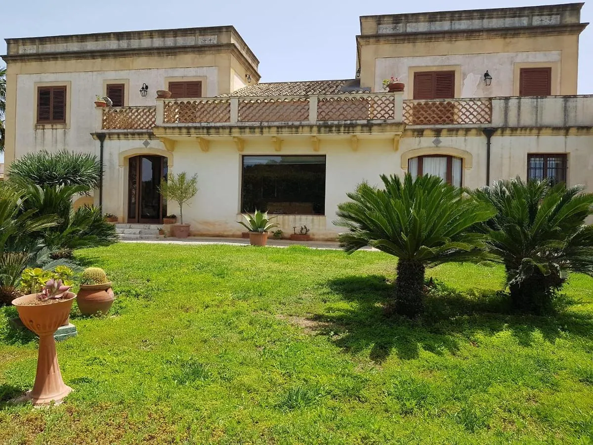 B&B Villa I Dammusi 마르살라