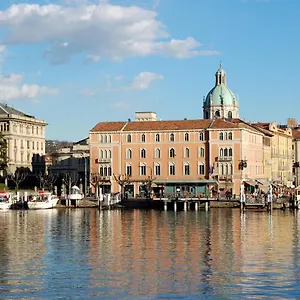 La Darsena , Côme Italia